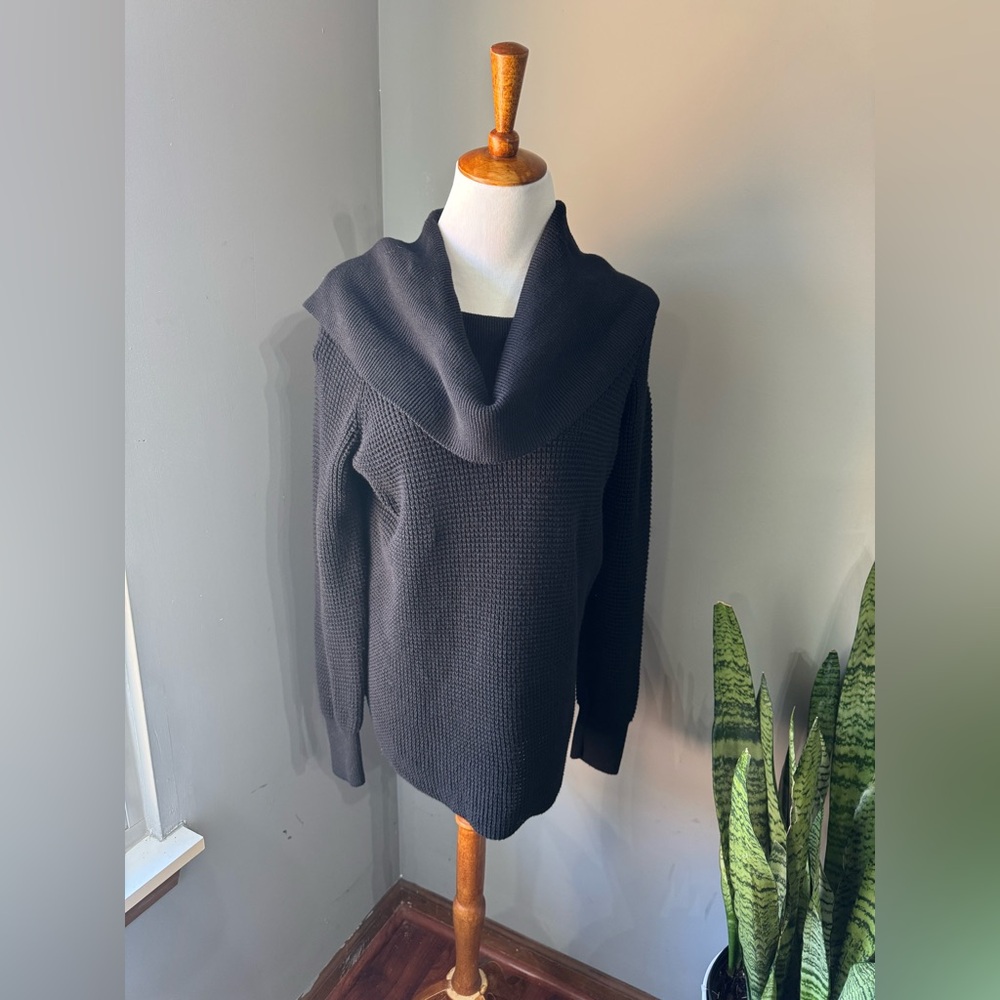 Michael Kors Sweater. Size M. Black  color